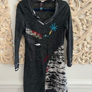Stylish Gray Dress with Artistic Accents